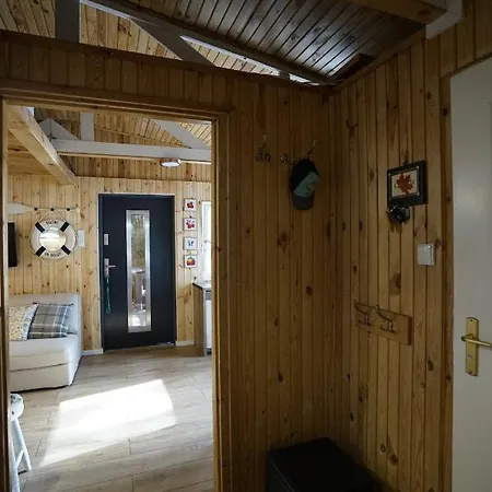 Sosnowy Zakatek - Wakacyjny Nad Jeziorem W Lesie 펜션 *