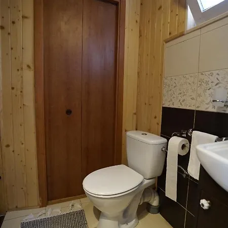 Feriehus Sosnowy Zakatek - Wakacyjny Nad Jeziorem W Lesie Tuczno (Walcz)