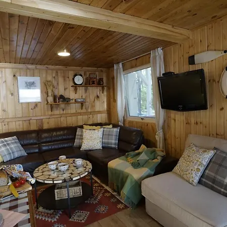 Sosnowy Zakatek - Wakacyjny Nad Jeziorem W Lesie 펜션