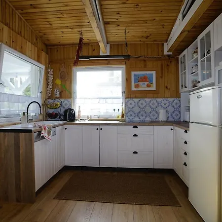 Sosnowy Zakatek - Wakacyjny Nad Jeziorem W Lesie