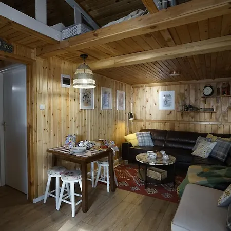 Sosnowy Zakatek - Wakacyjny Nad Jeziorem W Lesie Holiday home Tuczno