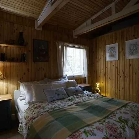 Sosnowy Zakatek - Wakacyjny Nad Jeziorem W Lesie Feriehus *