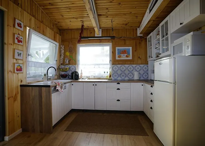 Sosnowy Zakatek - Wakacyjny Nad Jeziorem W Lesie