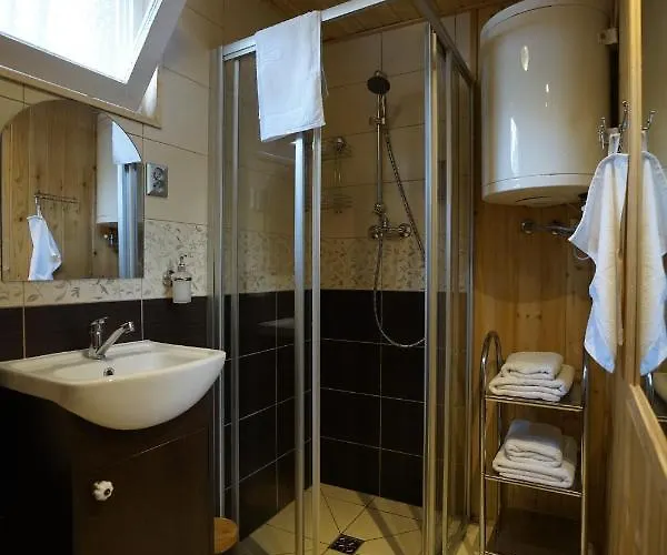 Sosnowy Zakatek - Wakacyjny Nad Jeziorem W Lesie